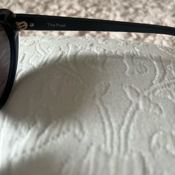 Velvet canyon sunglasses never used ! Ordered on SSENSE - Picture 3 of 5